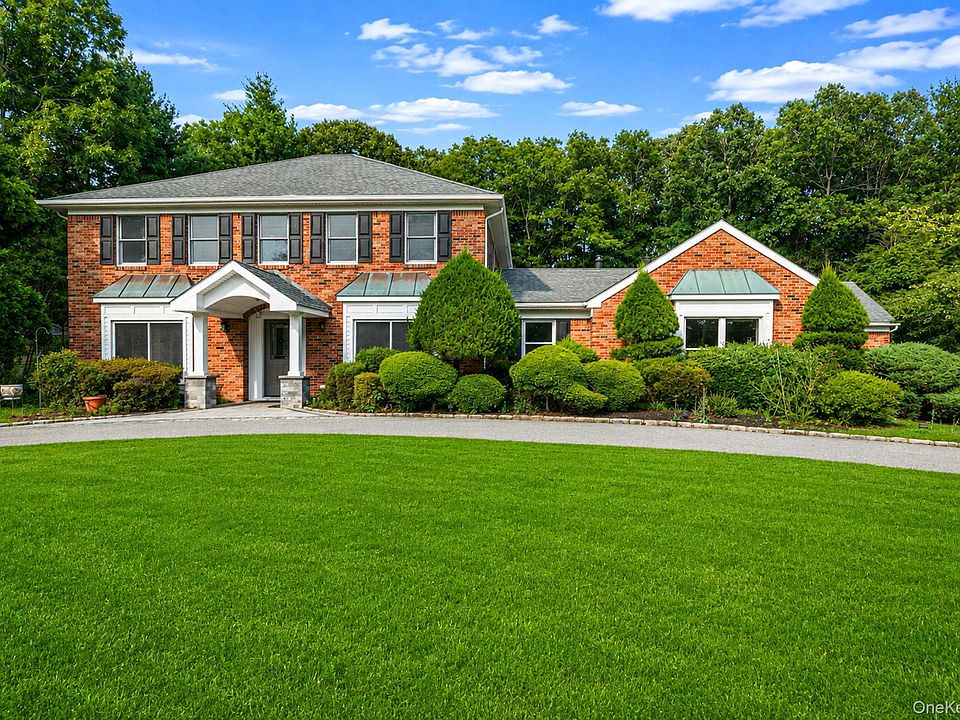 1st image of 10 Springmeadow Drive