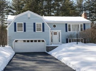 11 Maplewood Dr, Townsend, MA 01469