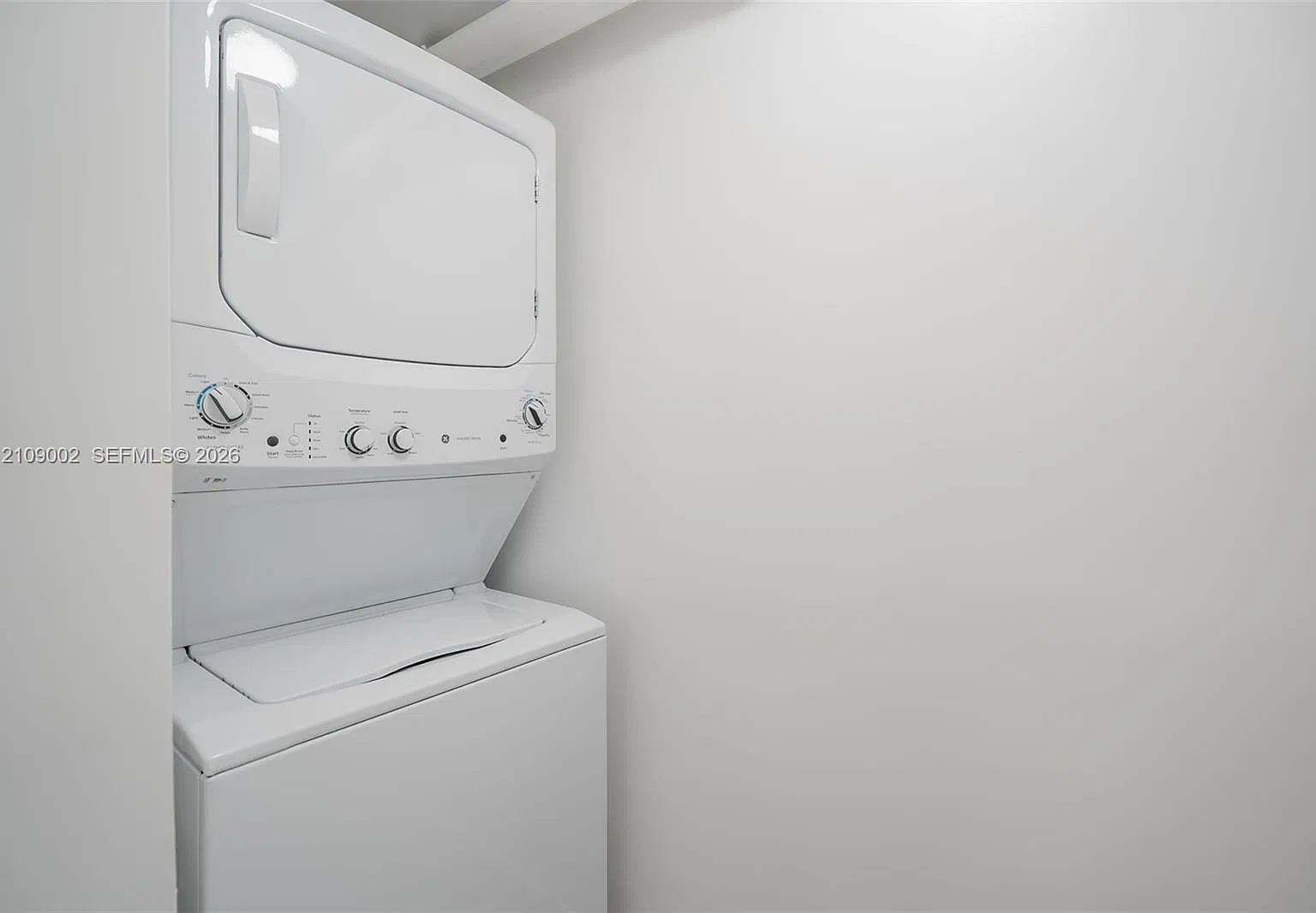 2 bed, 870 sqft, $2,800 — Photo 4