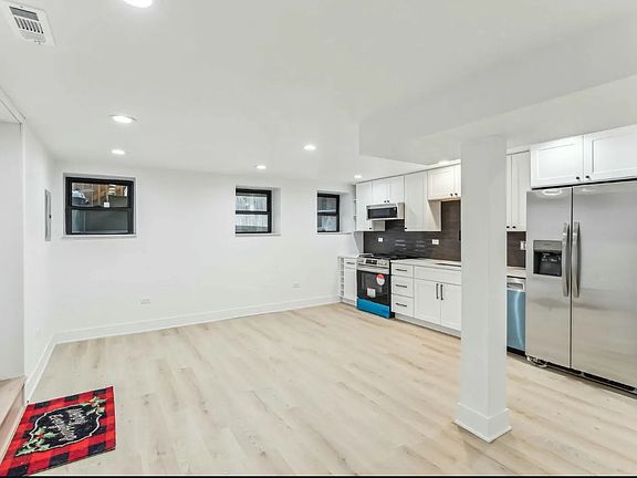 3rd image of 1454 N Avers Ave #G