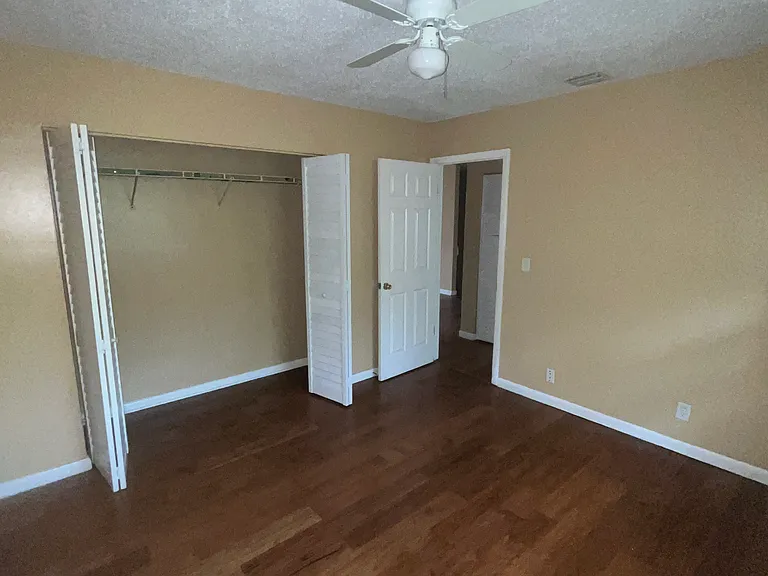 1192 W 36th St #5 — Photo 12