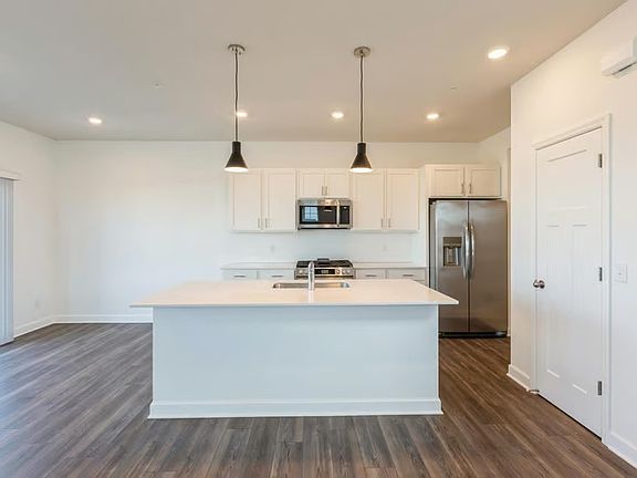4th image of 1728 144th St E