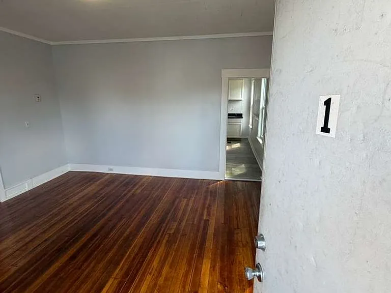 664 Main St — Photo 3