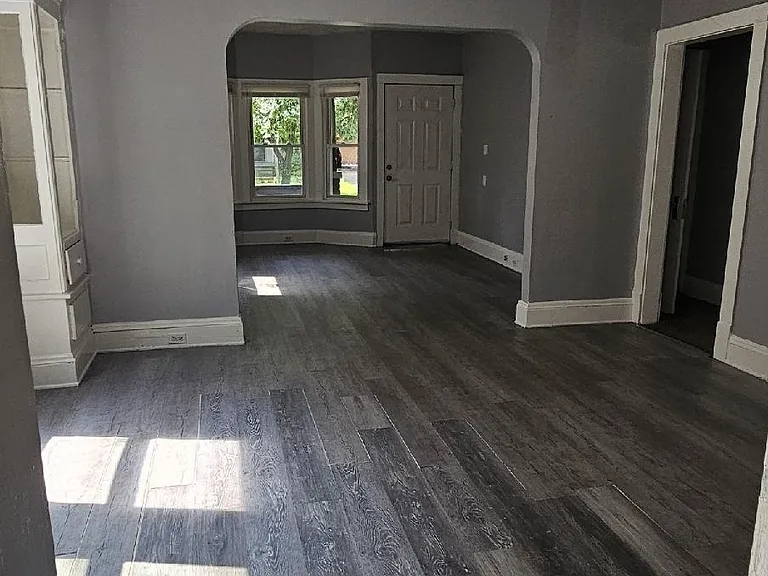 11229 Parkview Ave — Photo 5
