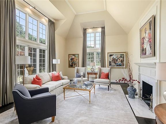 5th image of 7975 Oak Brook Cir