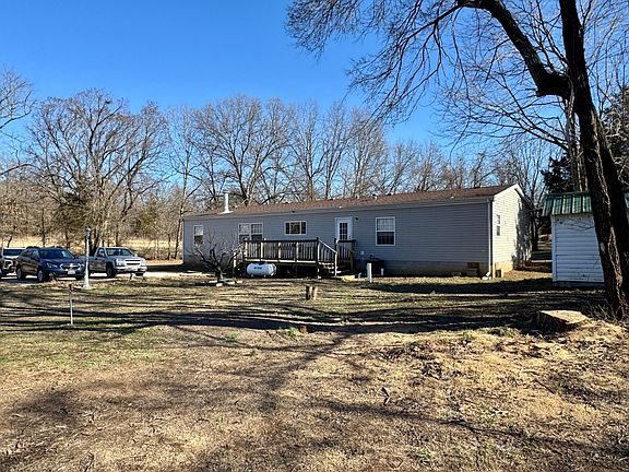 3rd image of 22465 E 850th Road