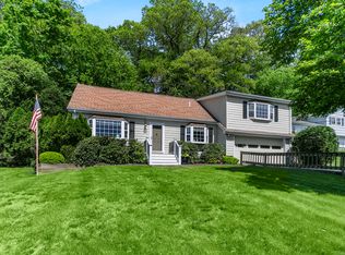 210 Carroll Rd, Fairfield, CT 06824