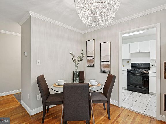 5th image of 10423 Montrose Ave APT 203