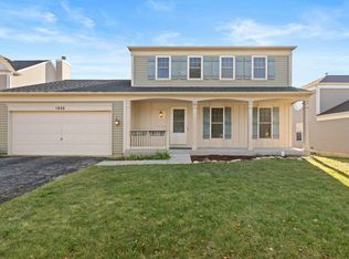 1930 Gleneagle Cir, Elgin, IL 60123