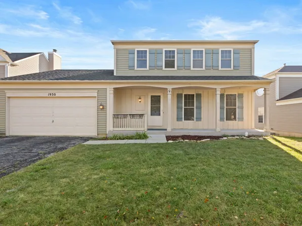 1930 Gleneagle Cir, Elgin, IL 60123
