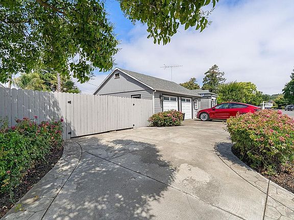 2nd image of 1117 Maple Avenue