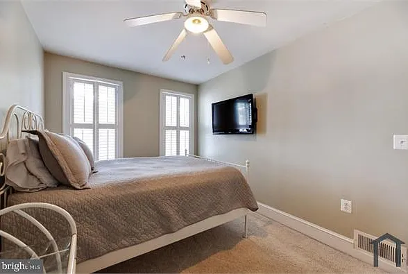 1637 Kramer St NE — Photo 23