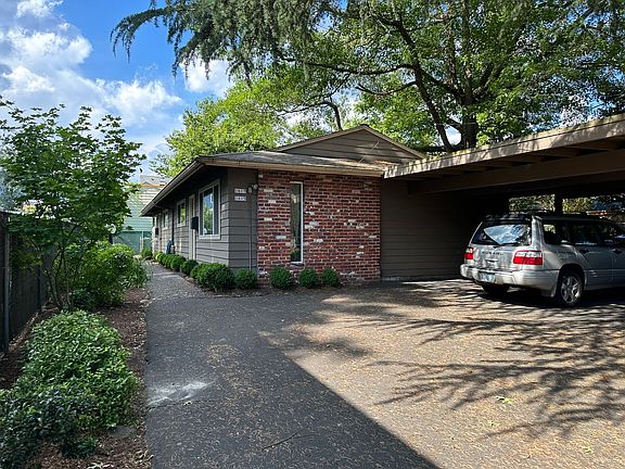 2nd image of 1615 SE Umatilla St #1617