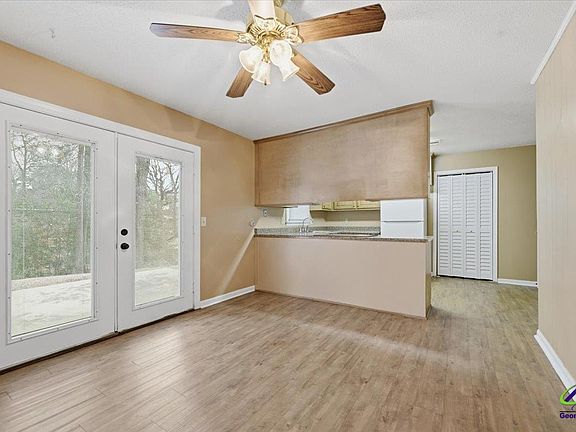 4th image of 223 Randy Cir