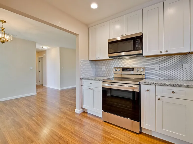 1425 Sunshadow Ln — Photo 19