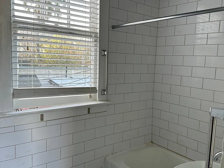2403 Saint Charles Ave #503 — Photo 7
