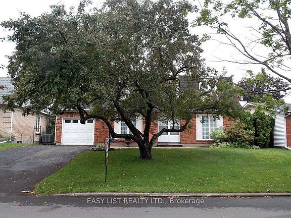 2nd image of 3288 Clearwater Cres