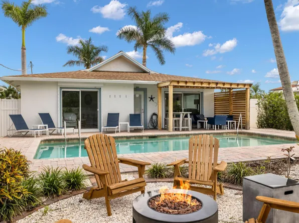 528 93rd Ave N, Naples, FL 34108