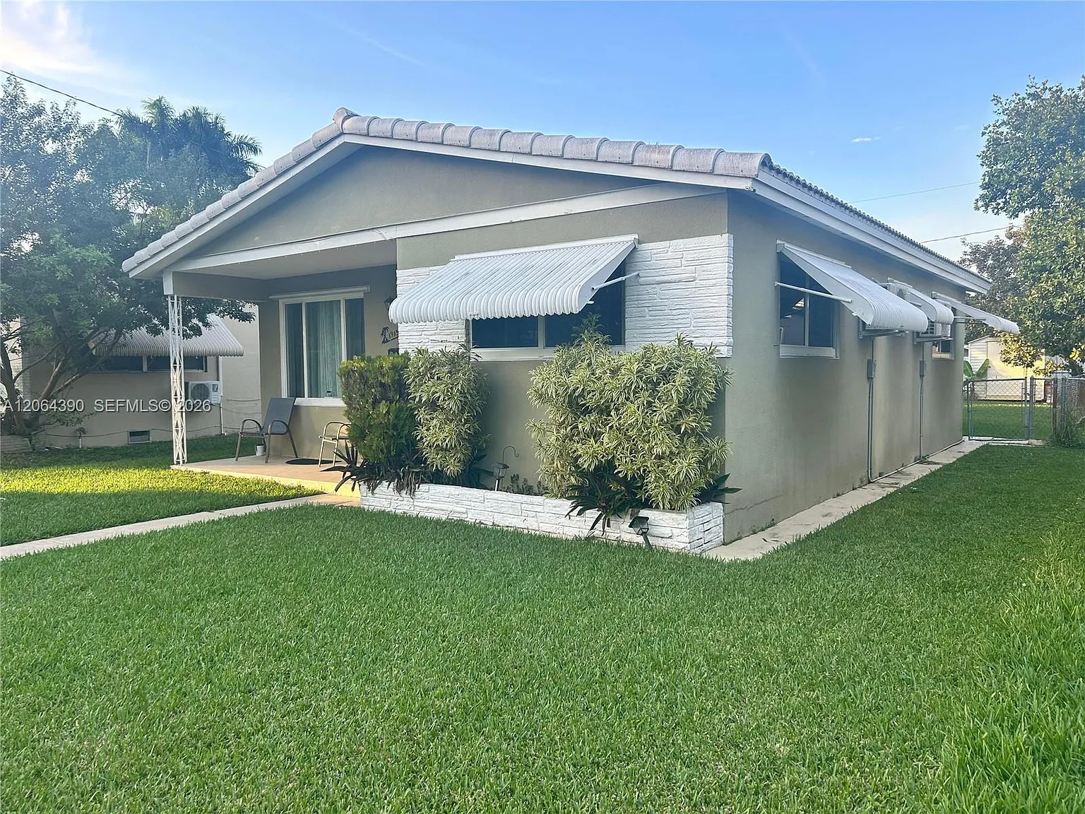 2 bed, 1.0 bath, 897 sqft, $2,600 — Photo 4