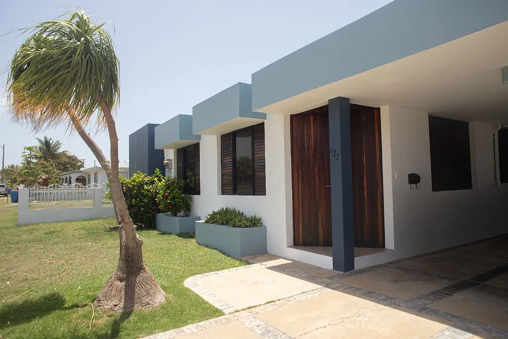4 bed, 2.5 bath, 2300 sqft, $2,700 — Photo 1