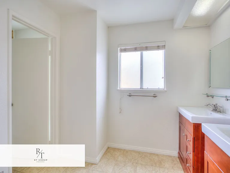 13006 Parkview Dr — Photo 24