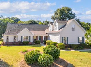 123 Berry Hill Ln, Hoschton, GA 30548