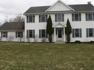6 Skyview Ct, Campbell Hall, NY 10916