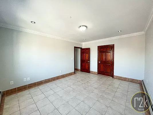 Rented by Realty 2000 Corp | media 66