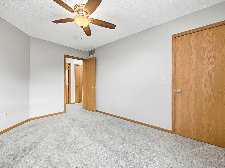 3033 Jamestown Dr — Photo 42