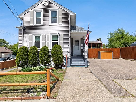 2nd image of 8 Rosewood St