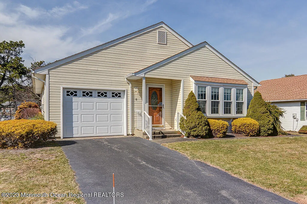 6 Amherst Road #64 photo 1