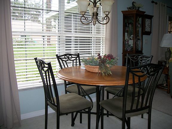 3rd image of 836 Berryhill Cir