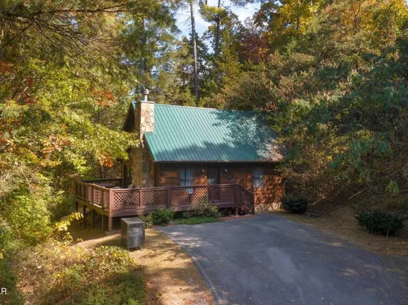2455 Burke Ave, Sevierville, TN 37876