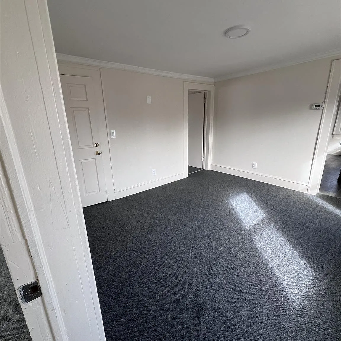 3 bed, 1.0 bath, 728 sqft, $3,600 — Photo 3