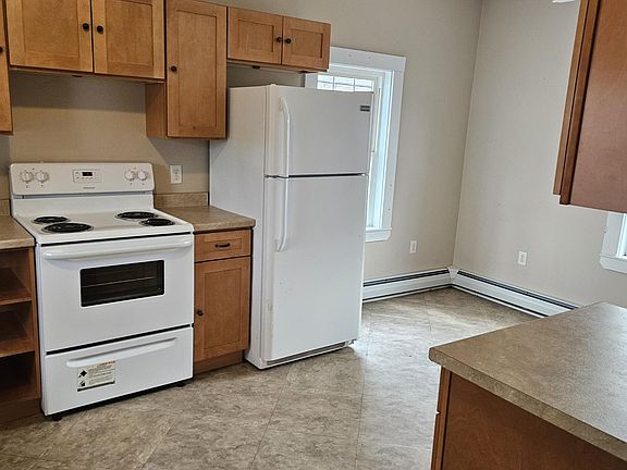 3rd image of 98 Main St #1