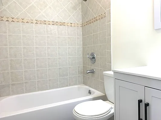 Rented by Bedford Realty USA Corp | media 30