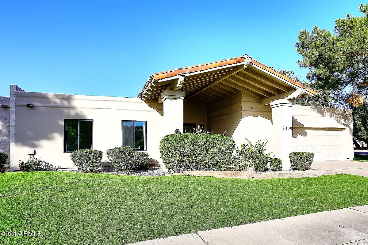 Building Photo - 7330 E Las Palmaritas Dr