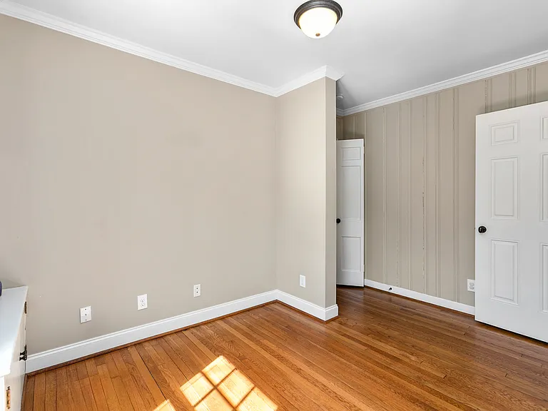 203 Elmwood Dr — Photo 15