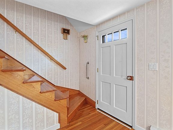 5th image of 11 Netherton Ave