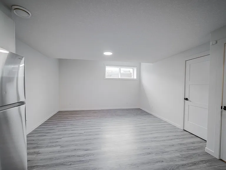 2704 Chokecherry Pl SW #BASEMENT — Photo 4