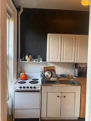 Rented by NYC HOMES 4LESS INC | media 7