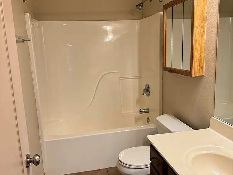 403 Camel Ct — Photo 12