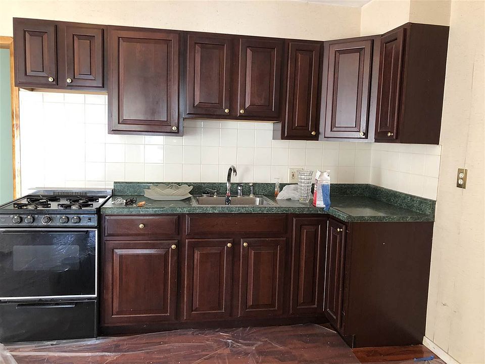 2nd image of 329 Avenue E APT 9