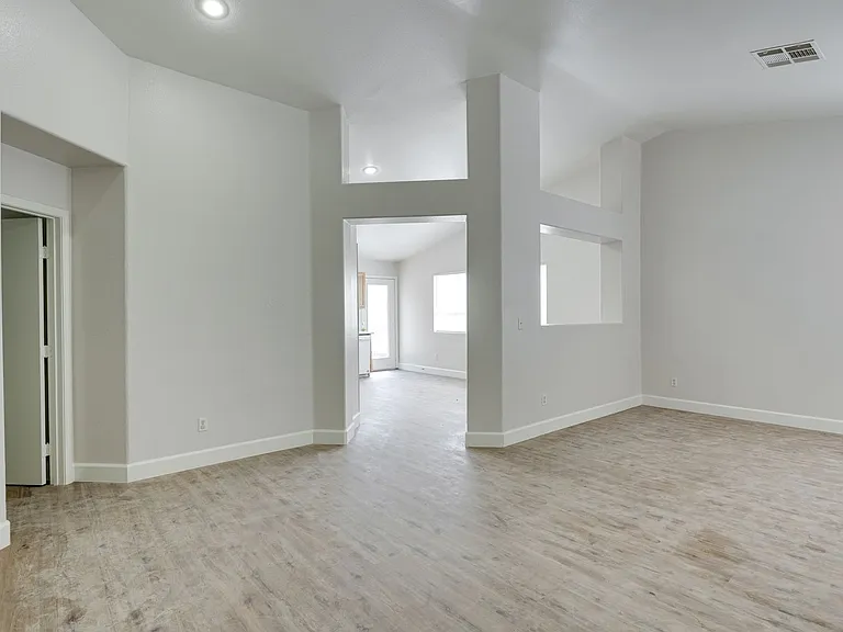 9660 Crystal Ridge Rd — Photo 10
