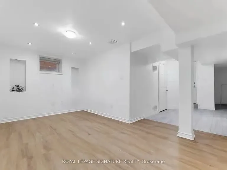 44 Selby Dr — Photo 37