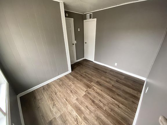 3rd image of 110 W Willow Dr APT A