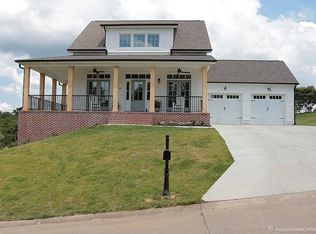 694 Cloverdale Ranch Rd, Cape Girardeau, MO 63701