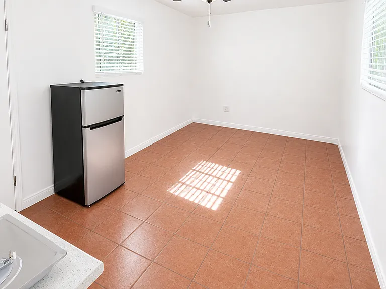 3810 Chamoune Ave — Photo 3