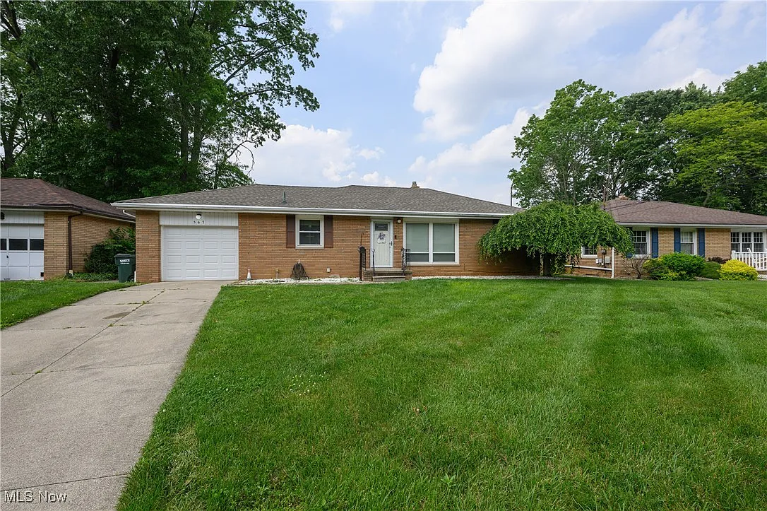 567 E Cassell Ave photo 1