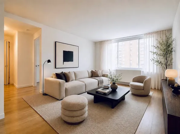 310 E 2nd St, New York, NY